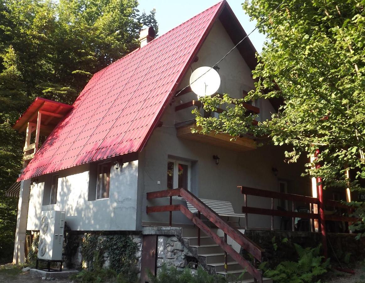 Casa De Oaspeti Boga Pietroasa  Екстериор снимка